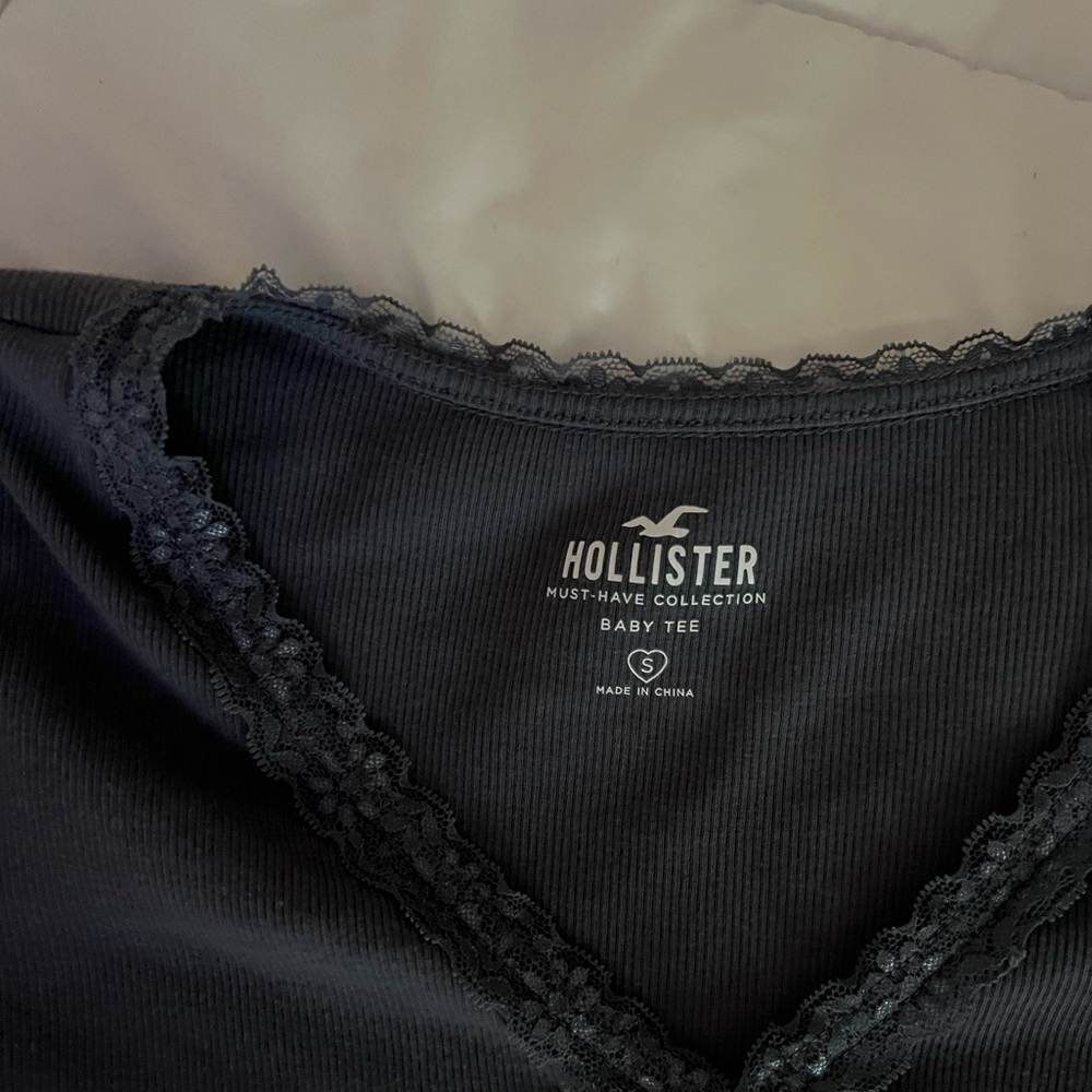 hollister lacey baby tee